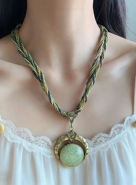 复古森系绿色月牙琉璃吊坠项链女
