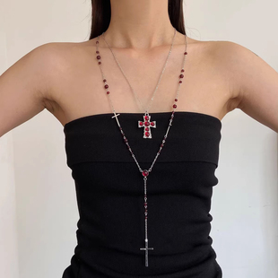 欧美哥特风Y2K红宝石十字架吊坠项链女长款叠戴甜酷高级感毛衣链