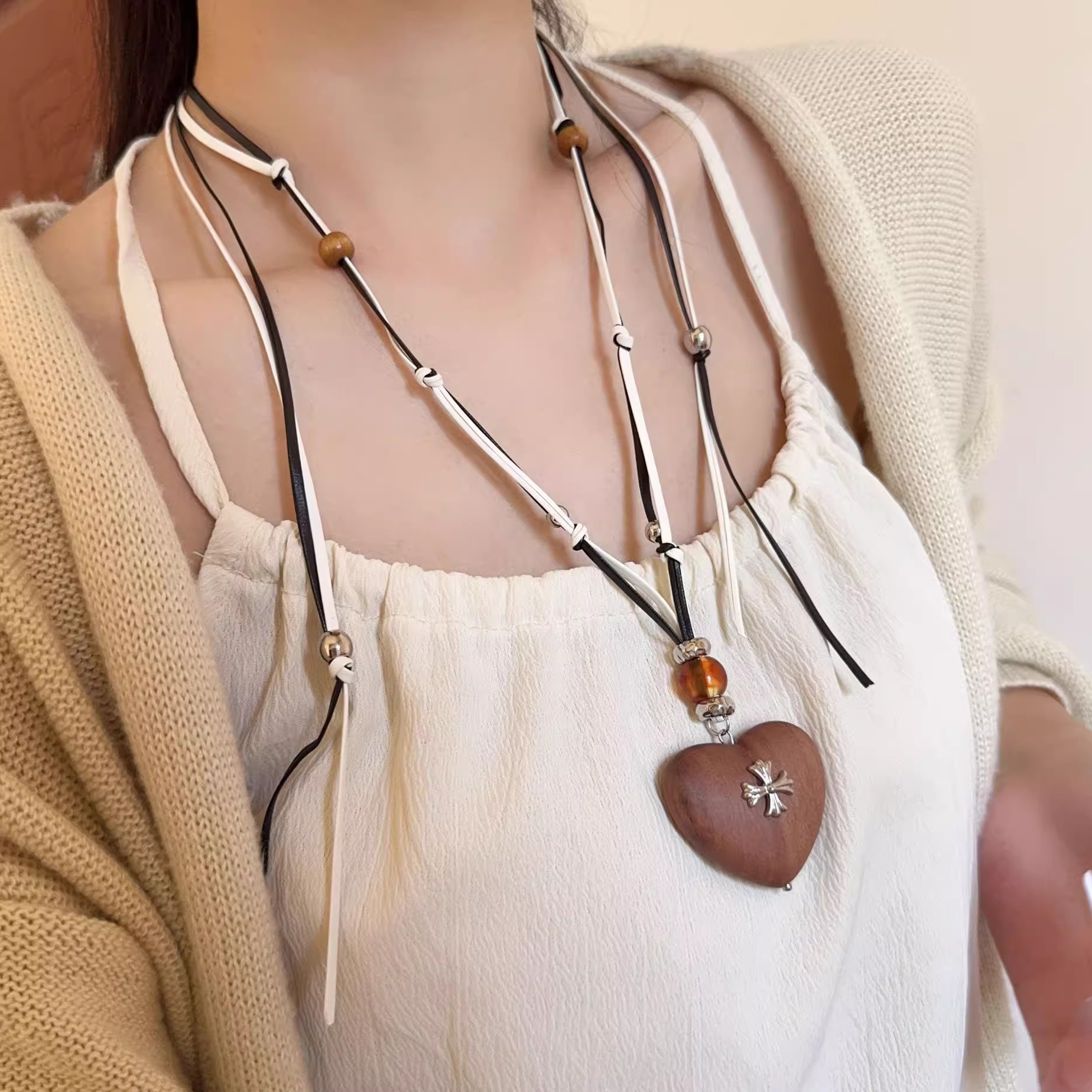 波西米亚风木质爱心十字架项链女