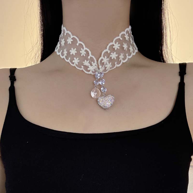 法式复古蕾丝水晶爱心项链颈链女