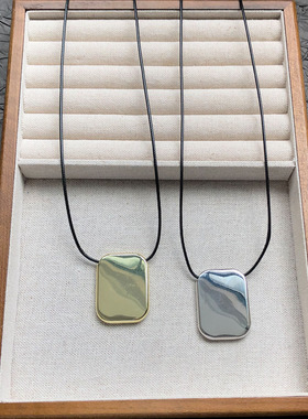 小众简约几何方形吊坠项链女长款黑皮绳时尚百搭锁骨链毛衣链配饰