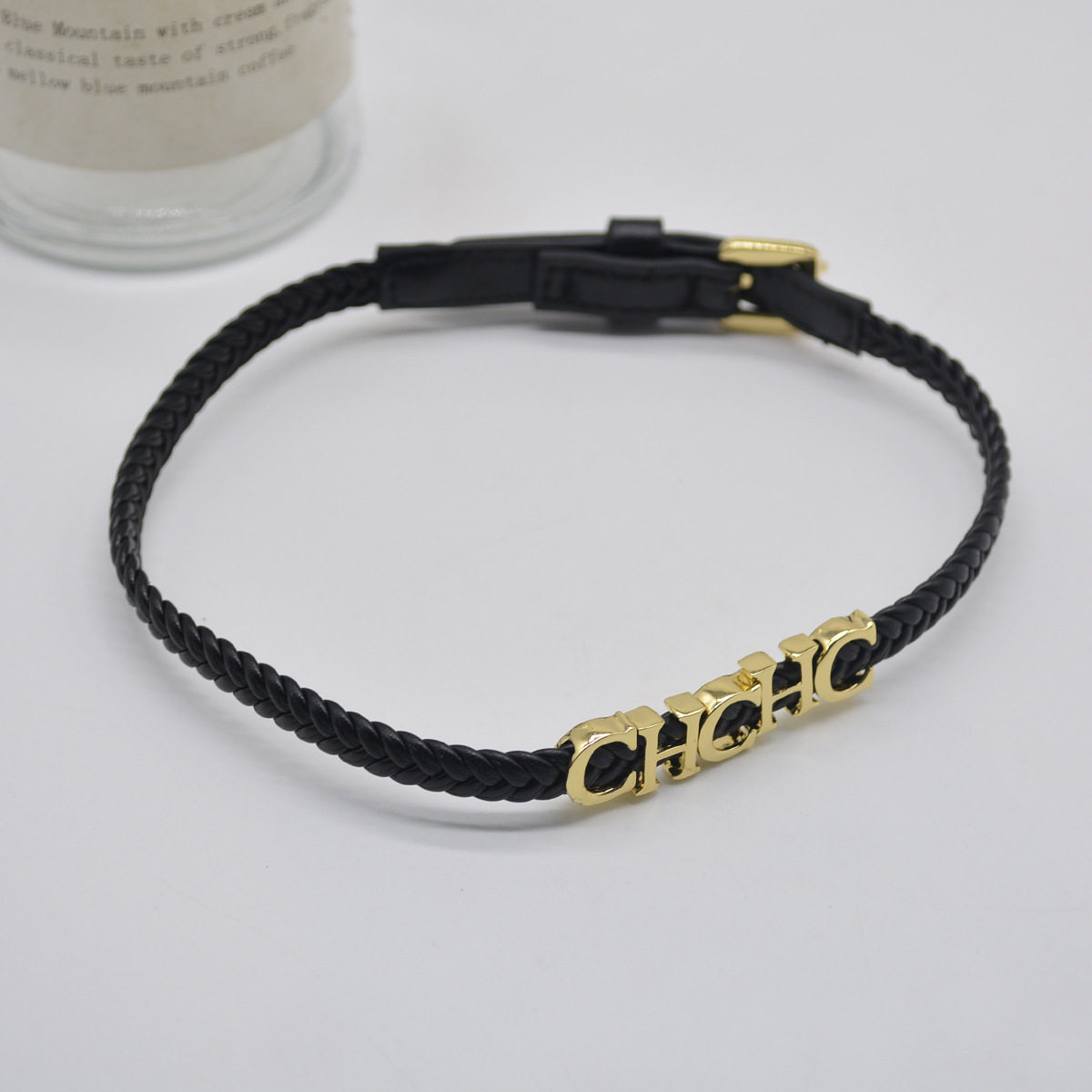 短款choker皮革项圈女金色字母编织黑色项链小众高级感锁骨颈链潮