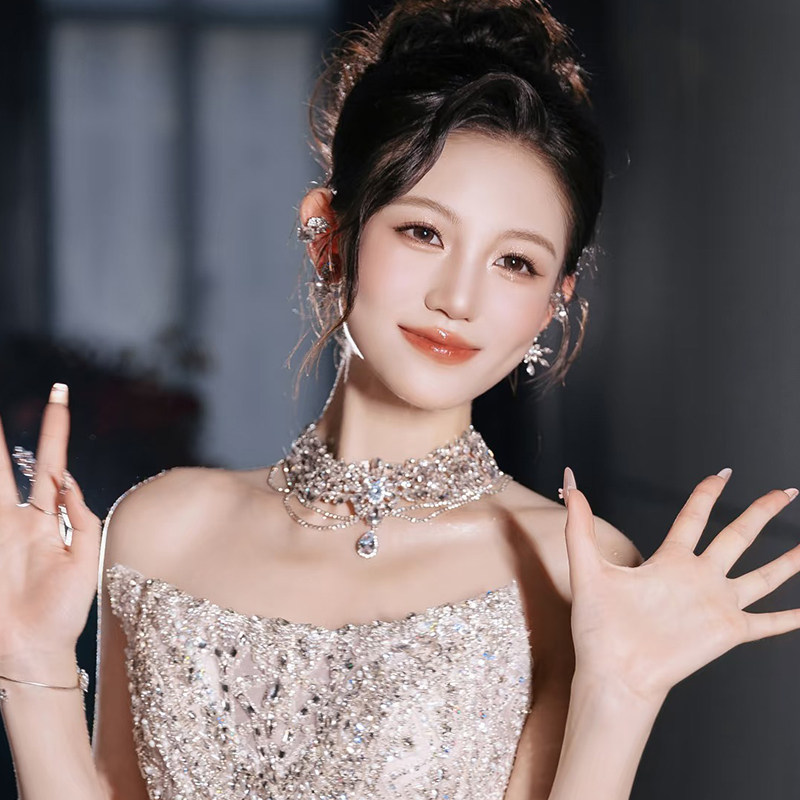 华丽风新娘项链高级感水晶水钻重工奢华礼服婚纱闪亮配饰图片