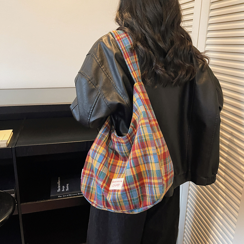 毛呢格子单肩包大容量通勤托特包