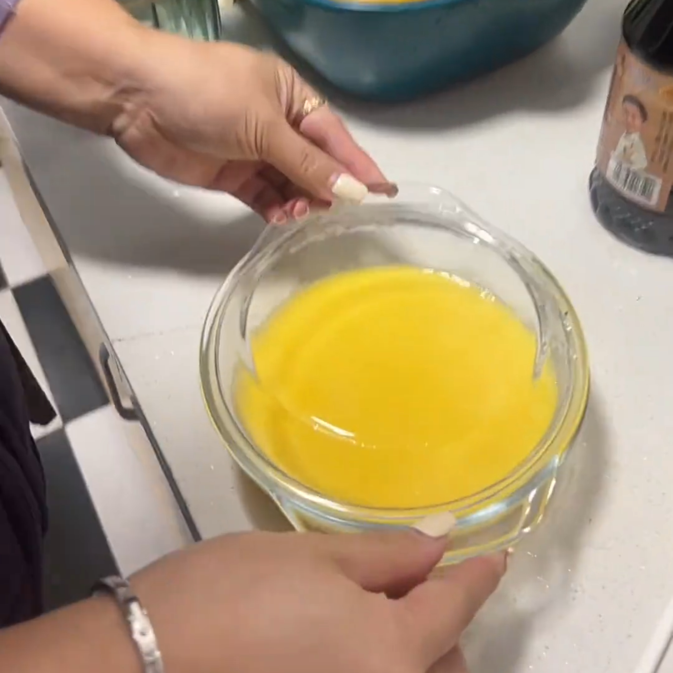 鸡蛋过滤器量杯汐汐小精怪耐高温玻璃蒸蛋煲微波炉带盖双耳碗