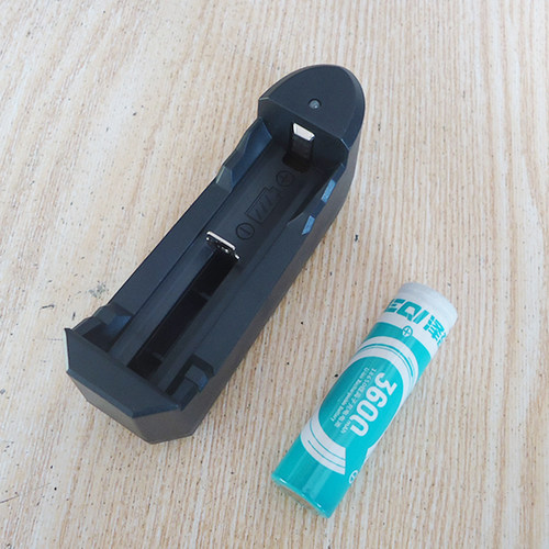 充电电池186504800泽奇充电器