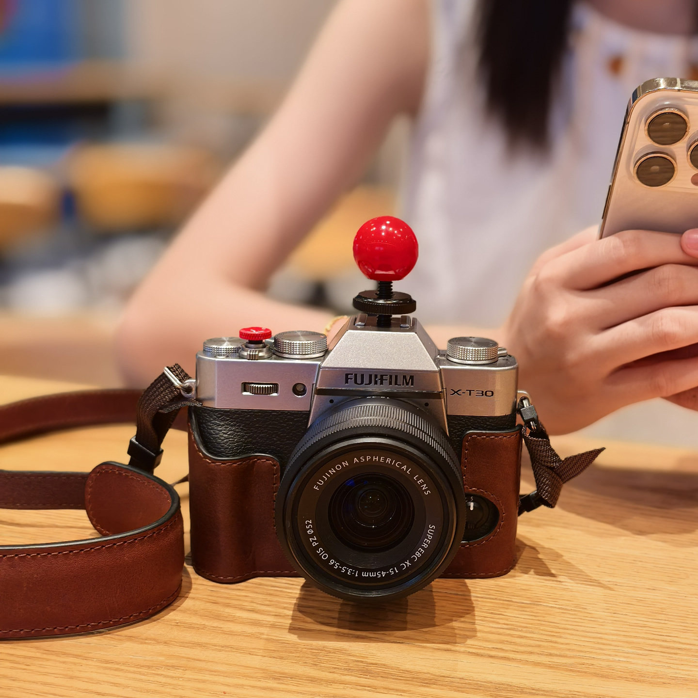 富士XE5保护套xt50皮套xs20相机包xt5底座xt30二代x100vi xm5真皮