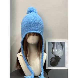禾木雪乡温柔蓝色可爱毛球绑带护耳帽女秋冬保暖百搭针织毛线帽子