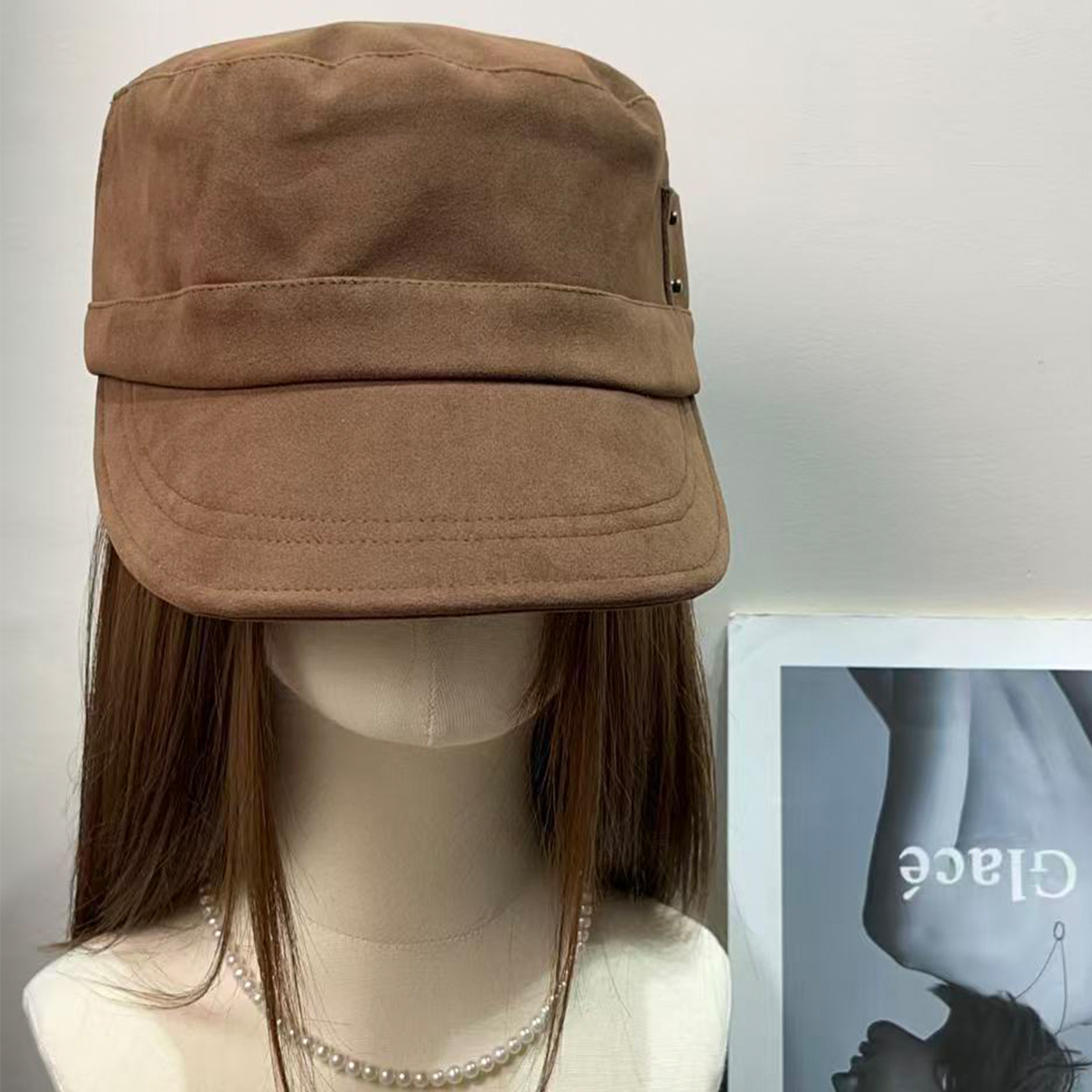 日系复古麂皮平顶马术帽女25秋冬新款百搭保暖宽檐显脸小贝雷帽子