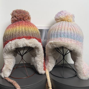 复古阿勒泰旅游彩色毛绒雷锋帽女秋冬保暖护脸护耳显脸小毛线帽子