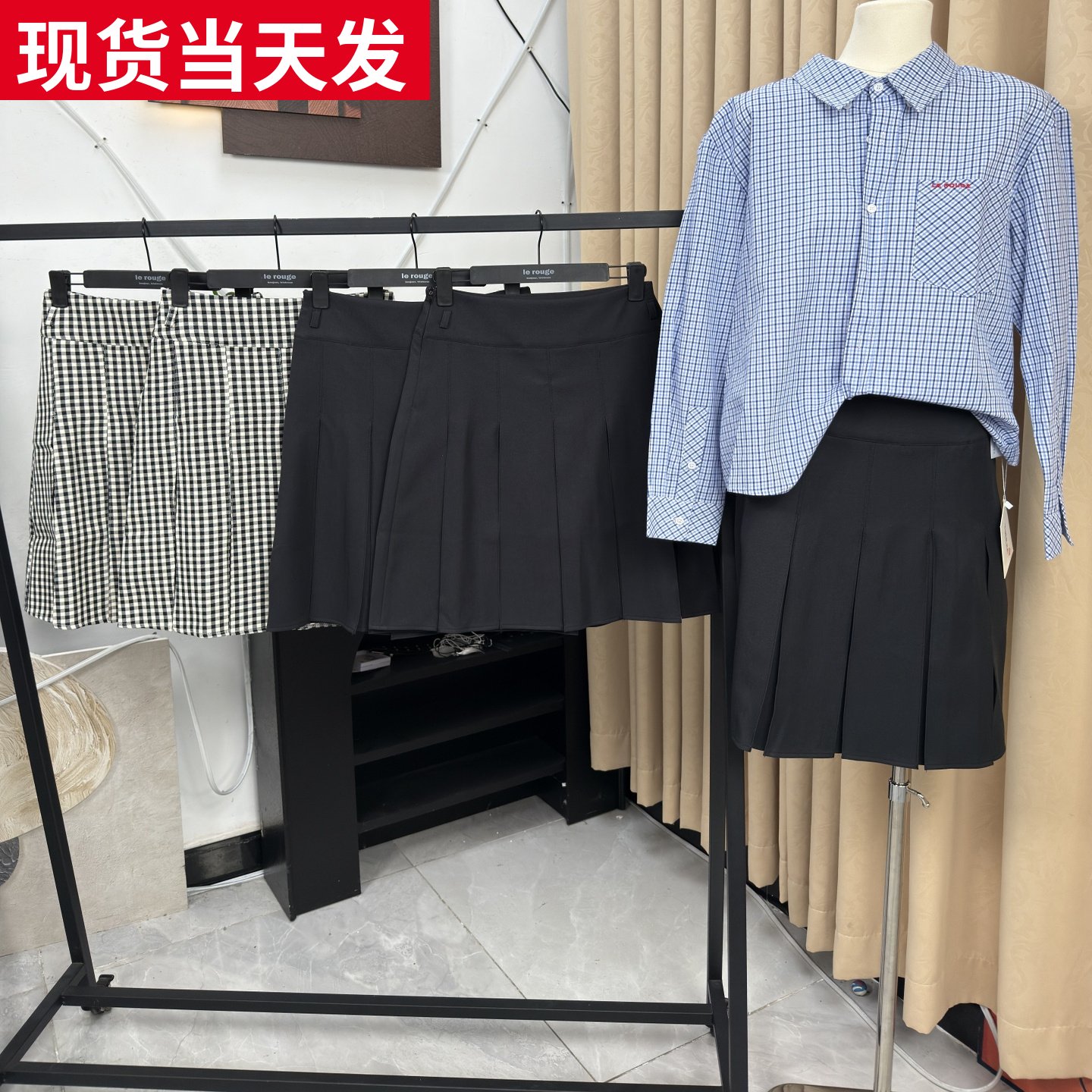 黑色格子百褶中长半身裙