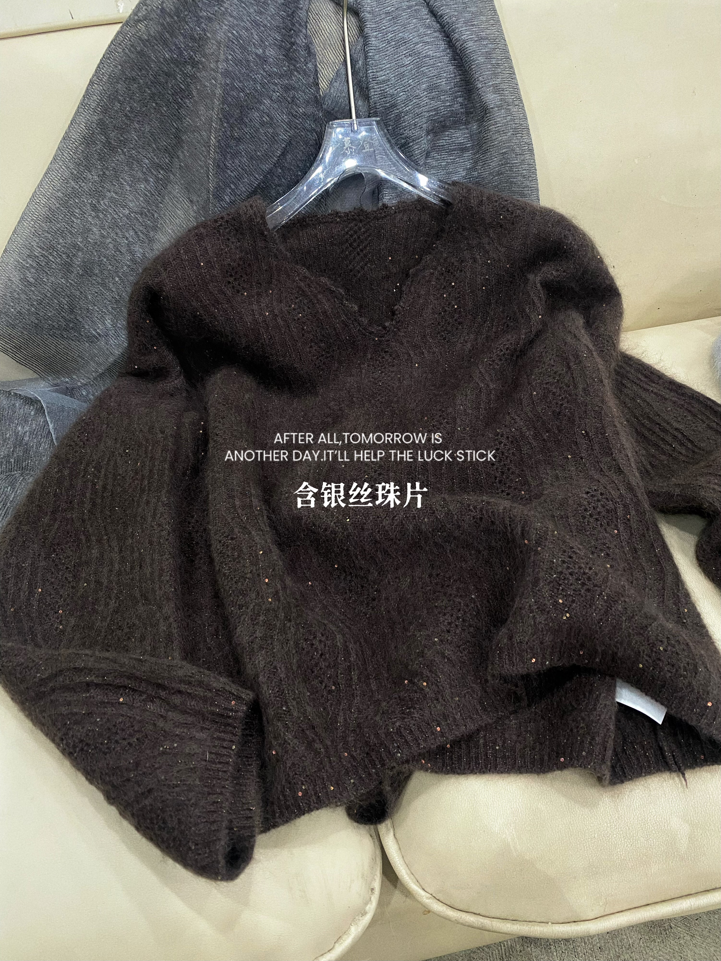 MUDENG秋冬新品~V领提花珠片丝羊绒拉毛毛衣暖糯慵懒套头上衣
