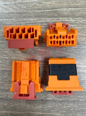 10170389-208LF Microspace™ High Volt 1200V, 8W 1.27mm线对板