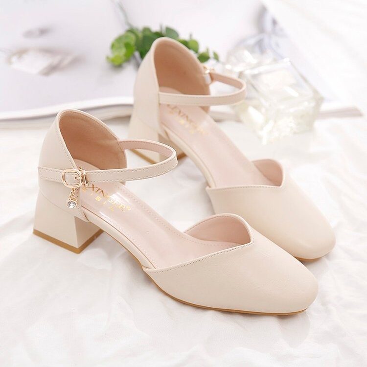 大东她包头凉鞋女2024夏季新款仙女风粗中跟一字扣百搭配裙子单鞋