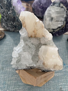 巴西天然湖水蓝大牙方解石水晶石颜色仙头顶金方解石9.5×8厘米