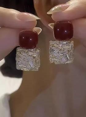 银针红色耳钉精致时尚方形满钻耳环简约设计个性耳饰秋冬新款韩国