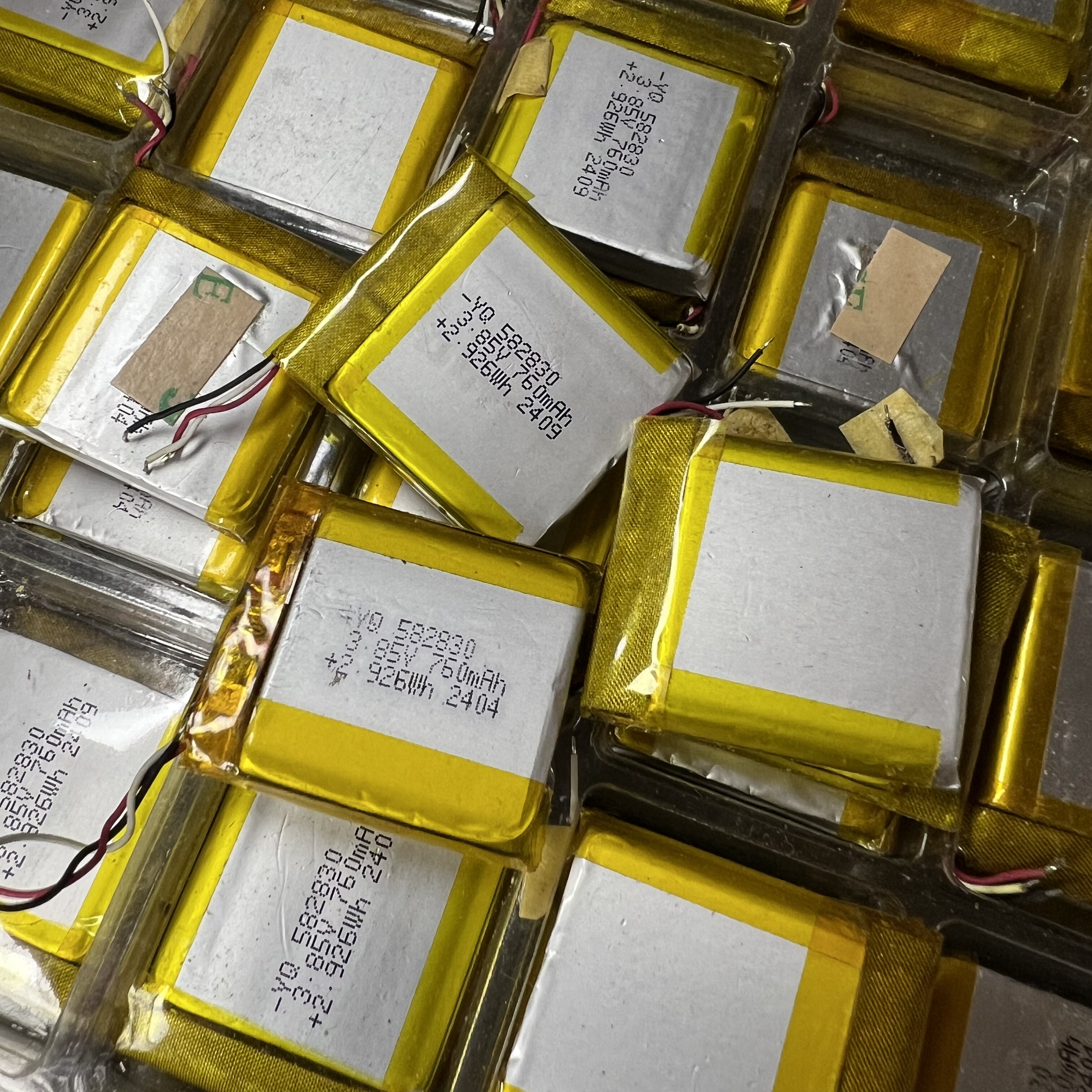 DIY全新拆机纯钴3.85V聚合物软包锂电池760mAh手表蓝牙音箱582830