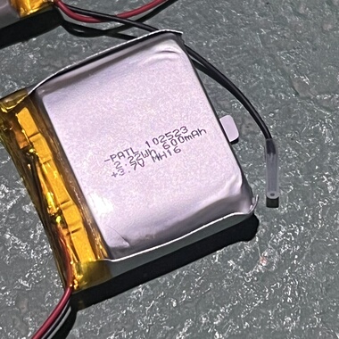清仓 3.7V聚合物软包锂电池600mAh不带保护板带线规格102523