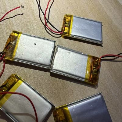 拆机的3.7V带保护电路聚合物电芯可充电锂电池180mAh规格402030