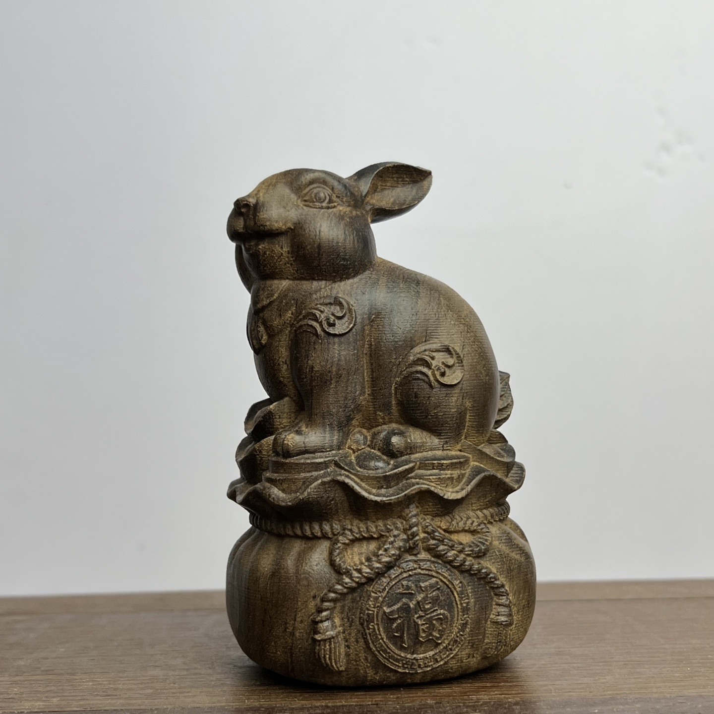 沉香木雕刻兔子实木摆件中式禅意家居装饰文玩艺术品家居吉祥好物