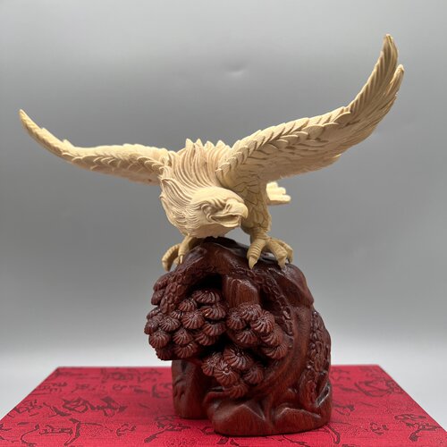 黄杨木精雕大展宏图老鹰摆件实木