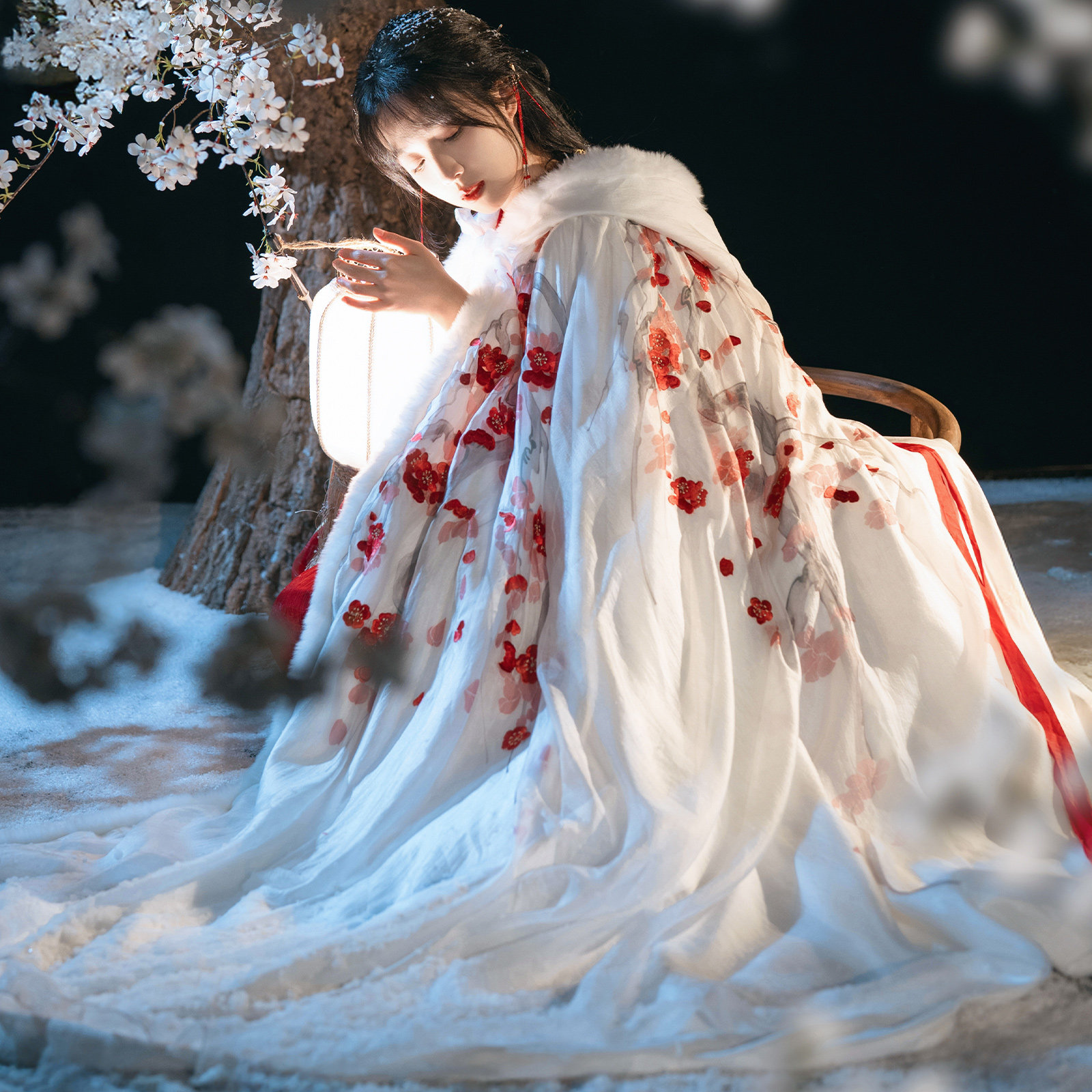 仙楚姬原创汉服女【红梅】中国风加绒加厚白色红梅斗篷日常秋冬款