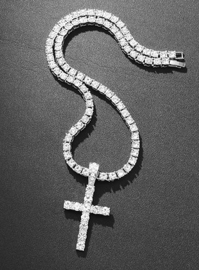 马思唯满钻十字架项链