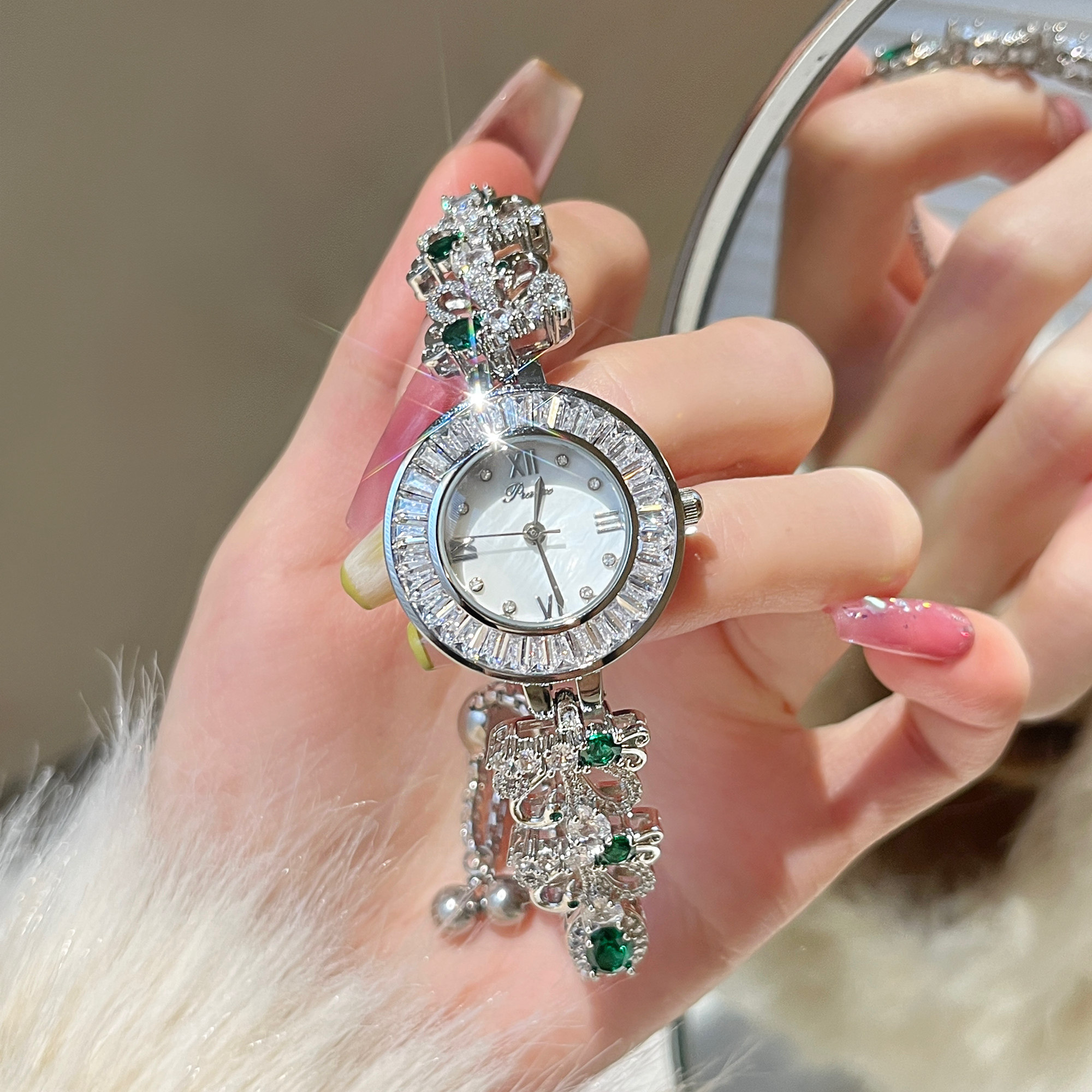 姬妮诗嫚白天鹅手表女款轻奢小众高级感小表盘满天星美人鱼手链表