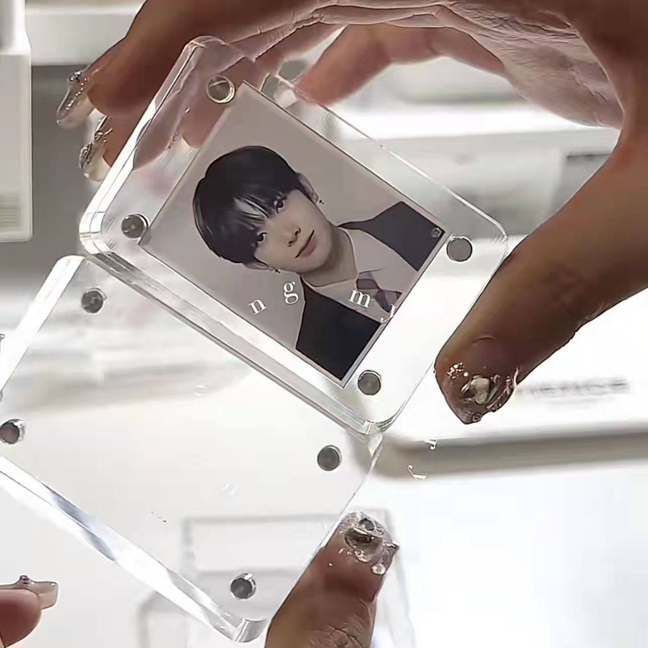 ins风亚克力磁吸相框透明加厚证件照展示架双面照片明星小卡摆台