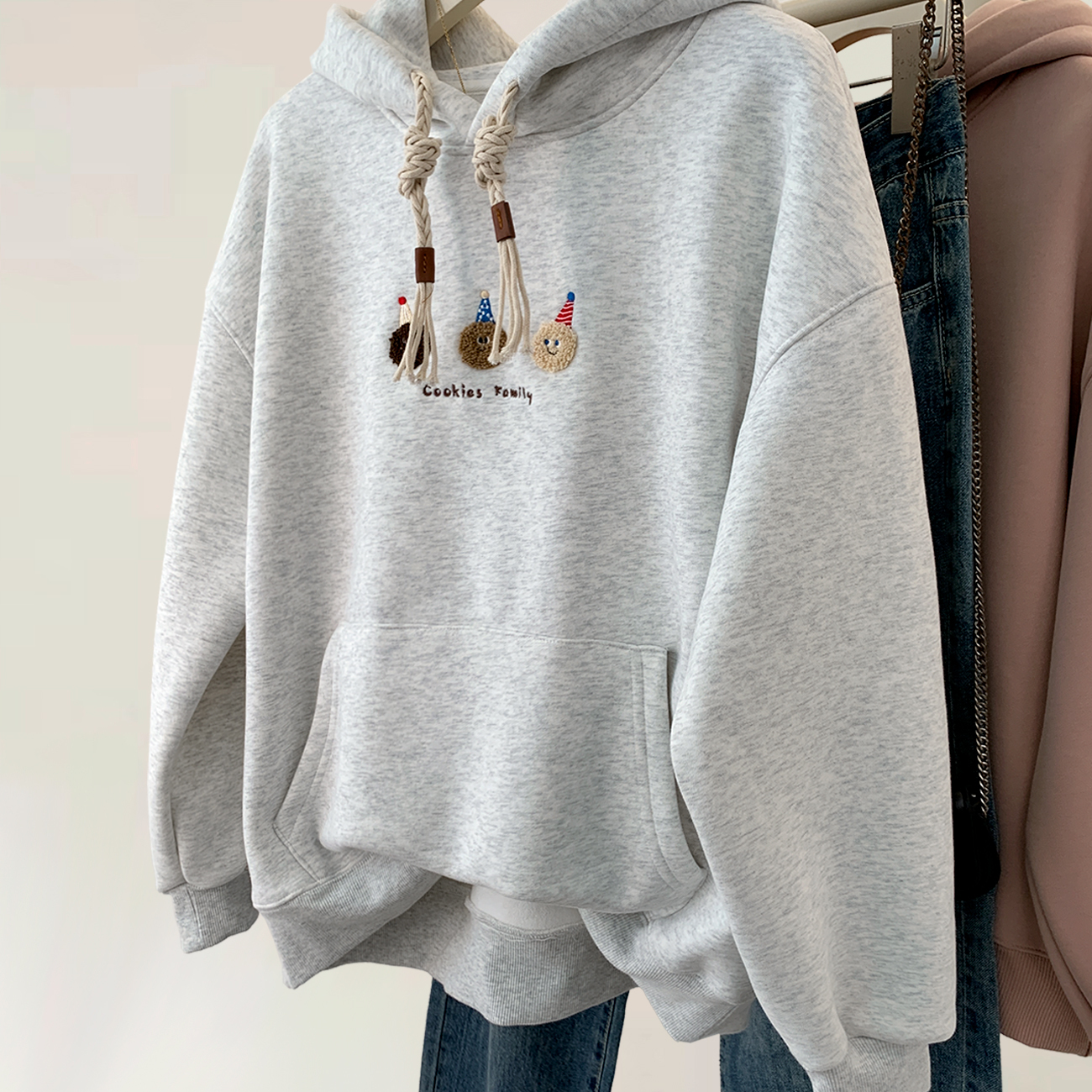 灰色刺绣加绒加厚连帽卫衣女