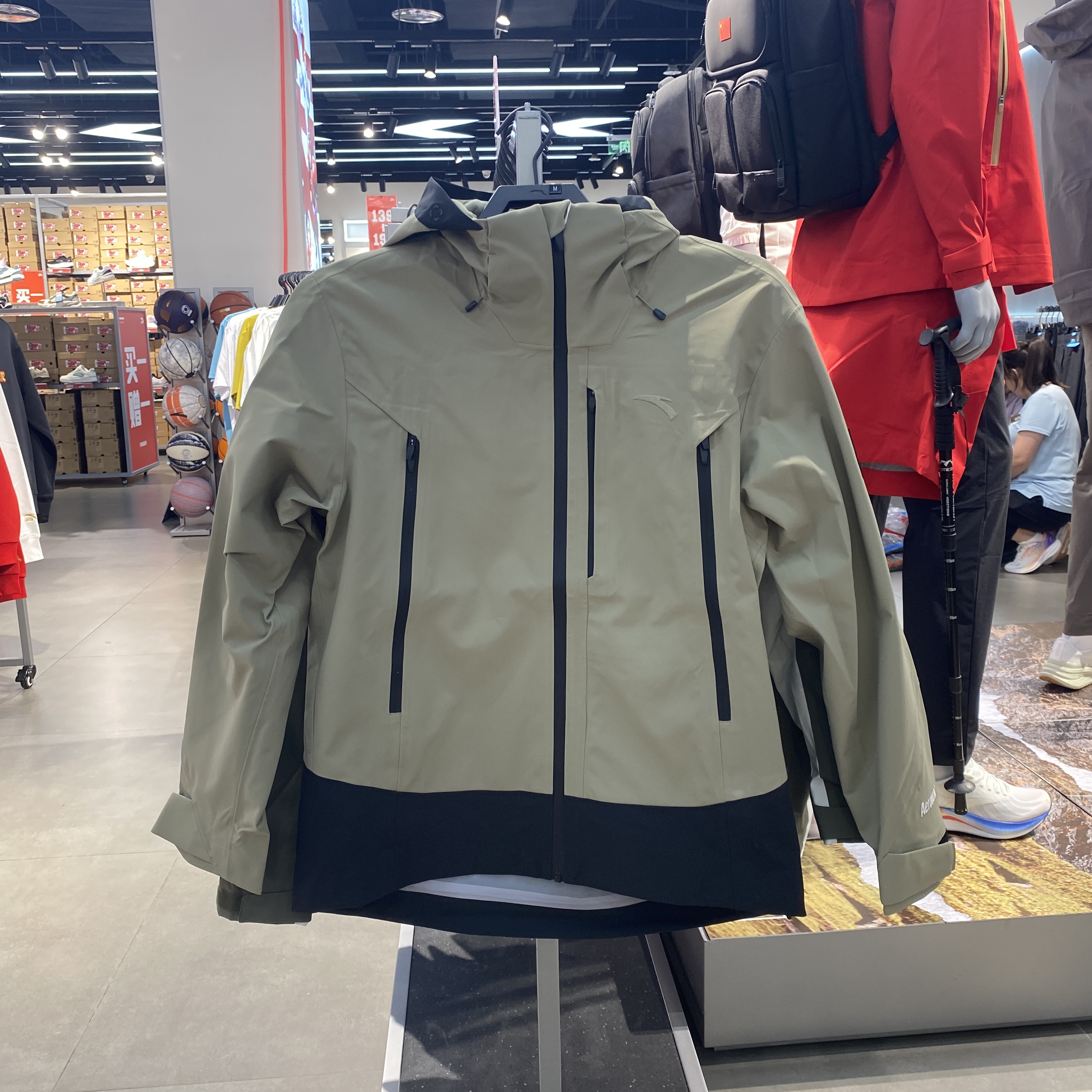 安踏暴风甲防风防雨外套