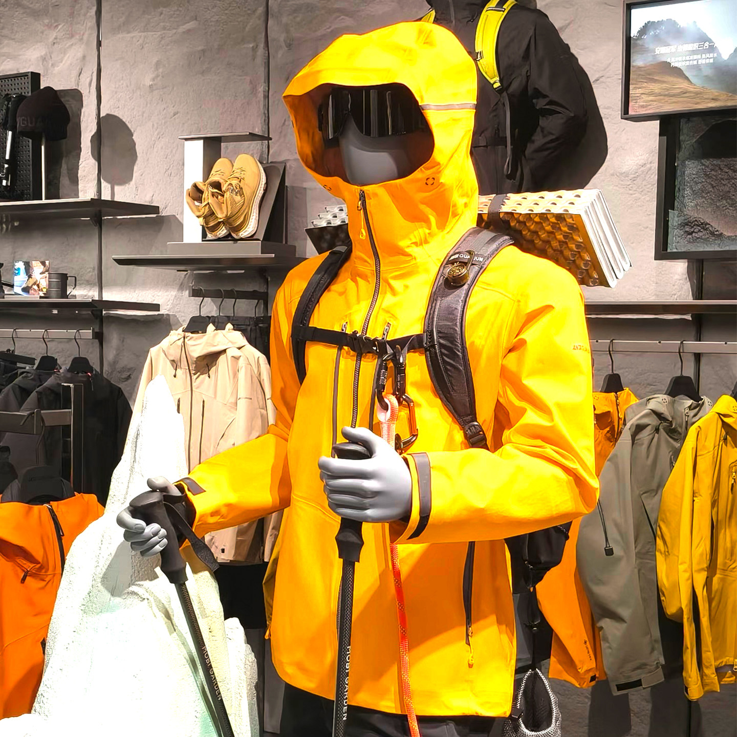 安踏冠军山锋男服GORE-TEX 3L硬壳冲锋衣防水户外外套152610601