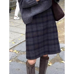 胖mm秋冬显瘦遮肚半身裙格纹毛呢及膝裙大码 梨型身材a字短裙中裙