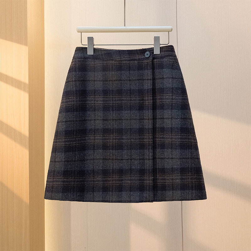 胖mm显瘦遮肚格纹半身裙短裙2025秋冬新款及膝裙大码毛呢a字中裙