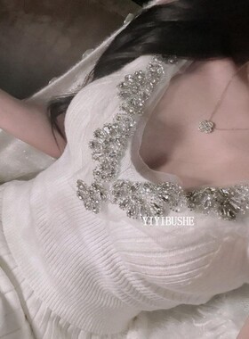 LF187重工镶钻设计~性感女人味V领紧身针织背心wy