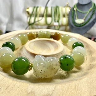 天然和田玉手链女款手串猫咪并蒂莲多宝乌兰海苹果绿10mm百搭时尚