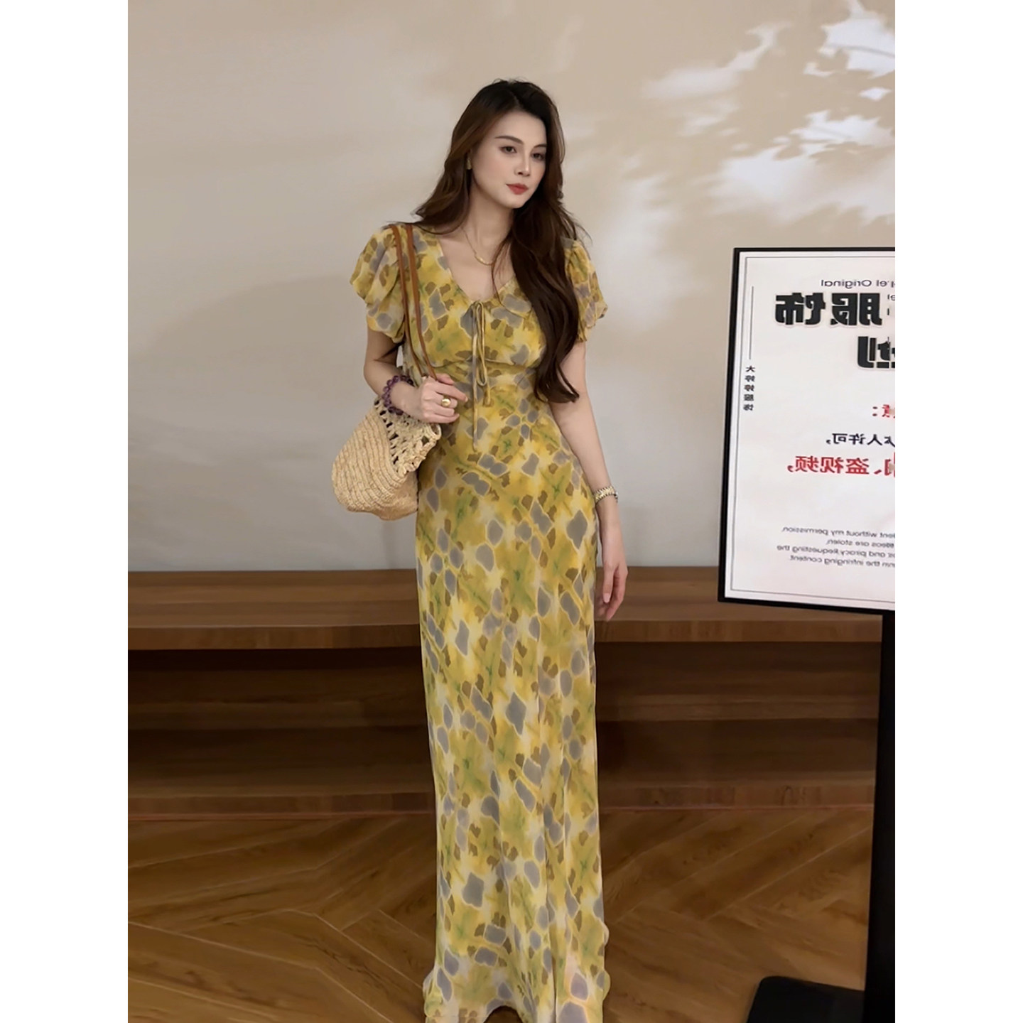大婷婷 夏季新款法式碎花V领绑带收腰显瘦气质长款连衣裙DT2259