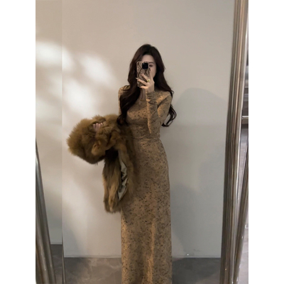 大婷婷 连衣裙V领长裙慵懒风碎花长袖秋冬显瘦修身时尚DT1823