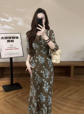 大婷婷 夏季新款复古碎花收腰显瘦气质连衣裙中袖女款DT2299