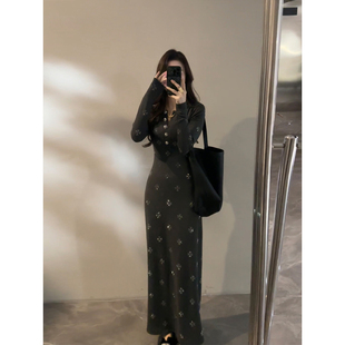 大婷婷 长袖复古修身长款连衣裙秋冬新款时尚纽扣女装裙子DT1878