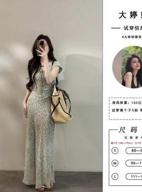 大婷婷 夏季新款女装精致甲骨文印花时尚修身收腰连衣裙DT1356