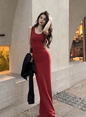 大婷婷 2025夏季新款纯色显瘦收腰褶皱包臀背心长裙连衣裙DT078
