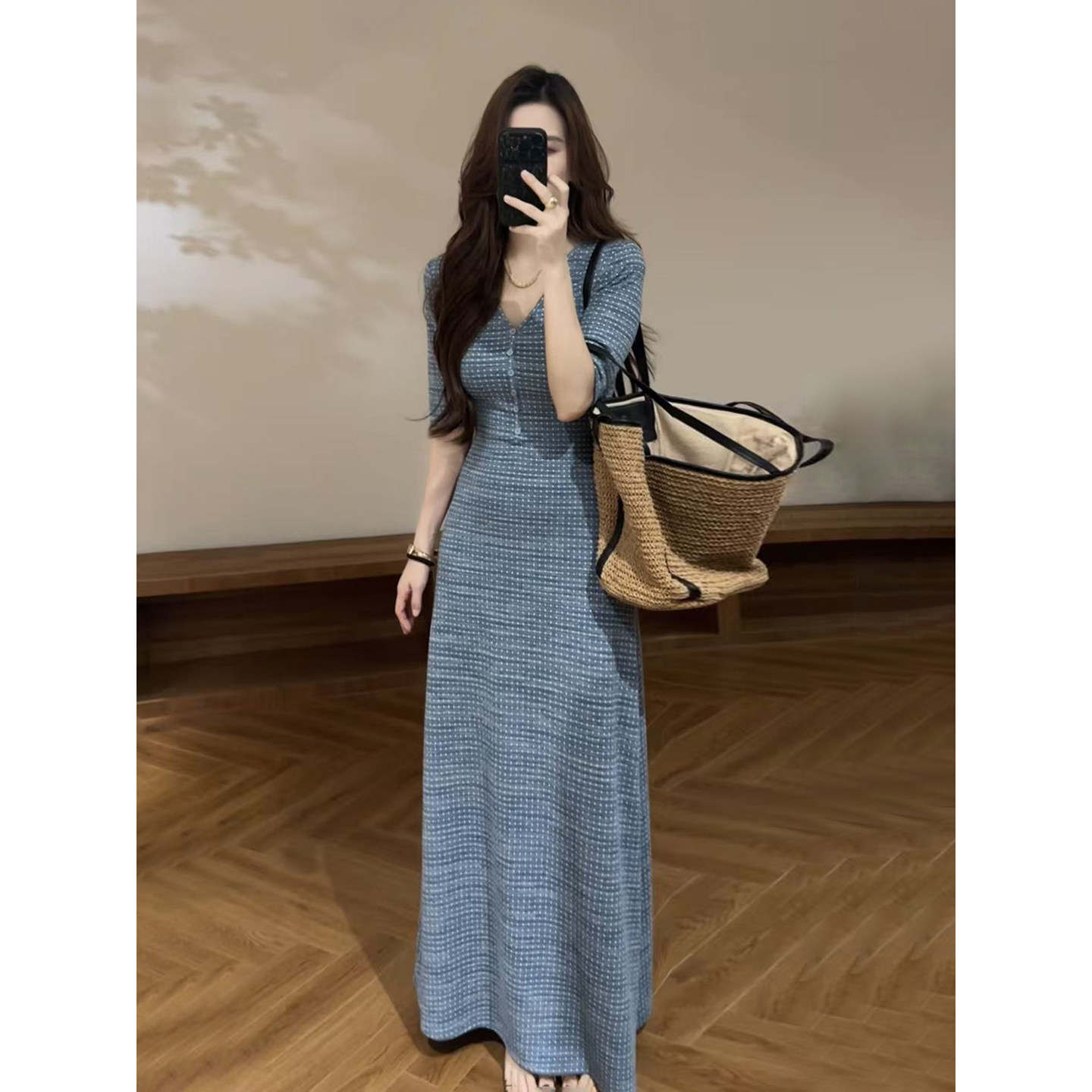 大婷婷 新款法式收腰显瘦夏季时尚V领纽扣设计中袖连衣裙DT2179