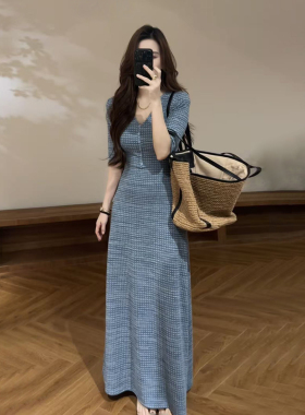 大婷婷 新款法式收腰显瘦夏季时尚V领纽扣设计中袖连衣裙DT2179