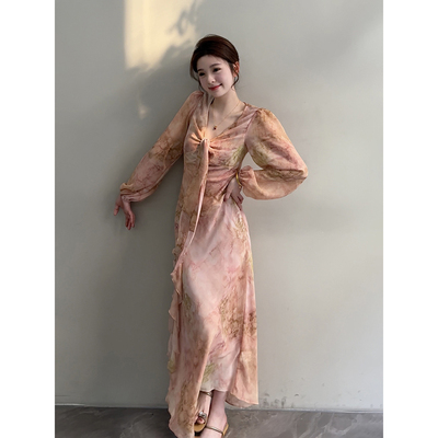 颂宋 春夏新款法式碎花V领灯笼袖长袖连衣裙温柔风收腰长裙DT1936