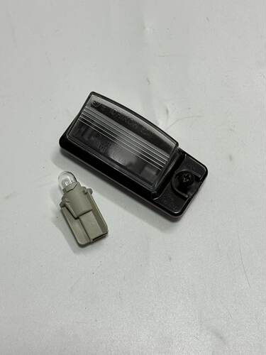 适用14-21新奇骏后牌照灯车牌灯