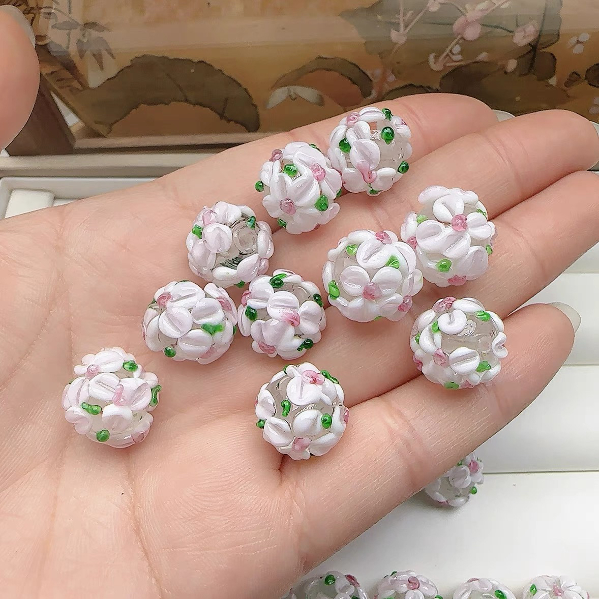 日系撞色樱花手工琉璃珠绣球花浮雕玻璃珠diy手串配珠材料散珠子