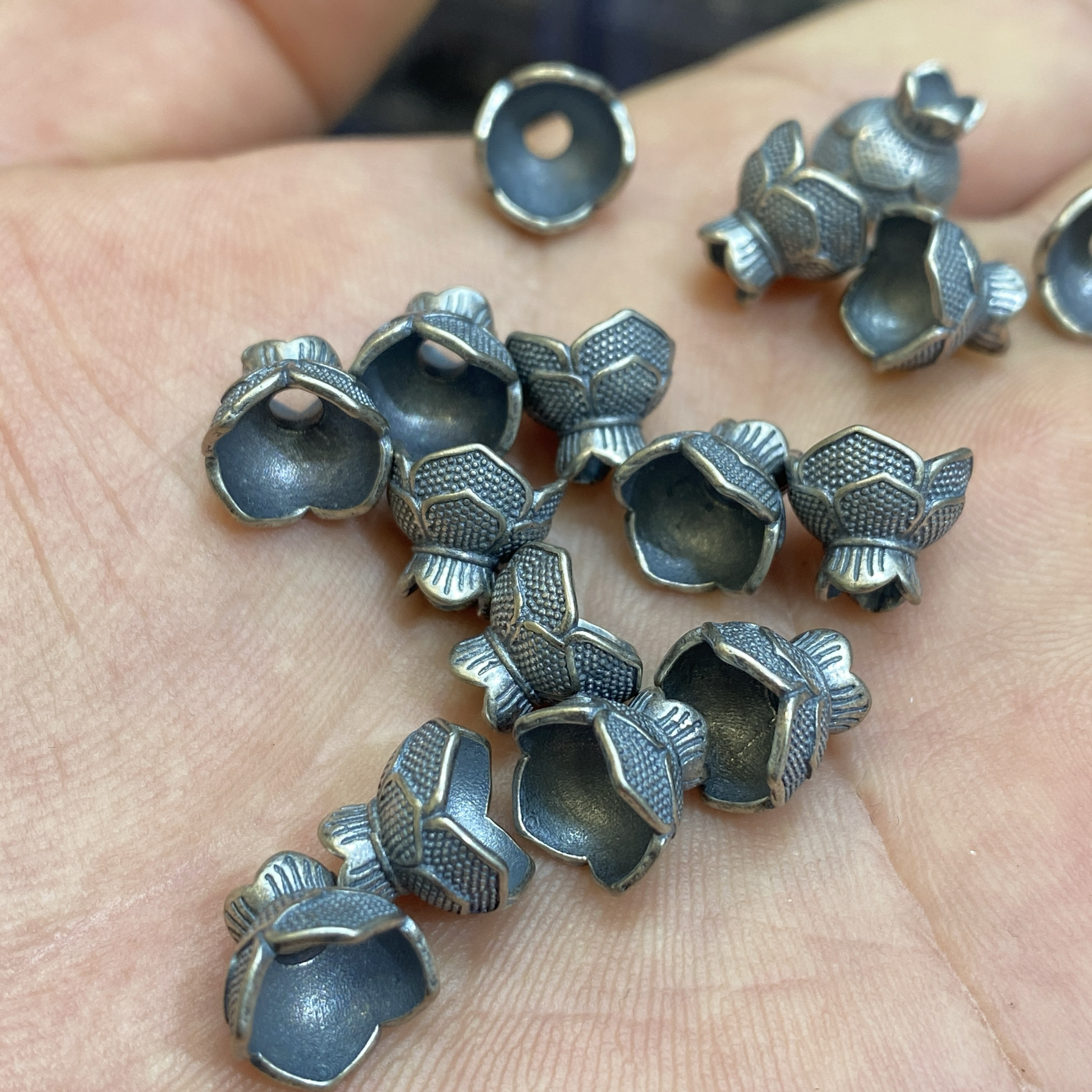 精工三七银流苏帽花托隔珠隔片配饰diy手链弯管挂坠项链饰品MJ