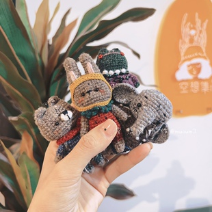 空想集手作原创钩针玩偶神秘派对系列挂件胸针成品预定 联系改价