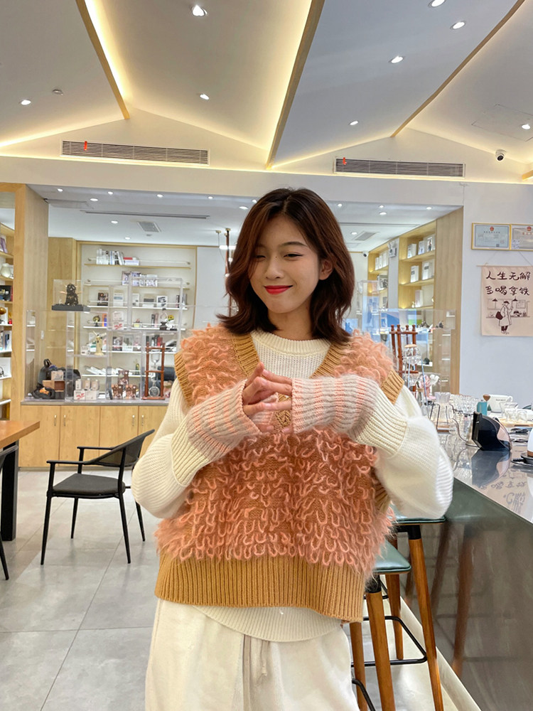 MQ89155秋冬MACQNF高品质时尚V领外穿超级马海绒马甲女